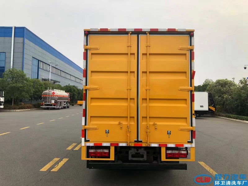 東風多利卡雙排座工具車