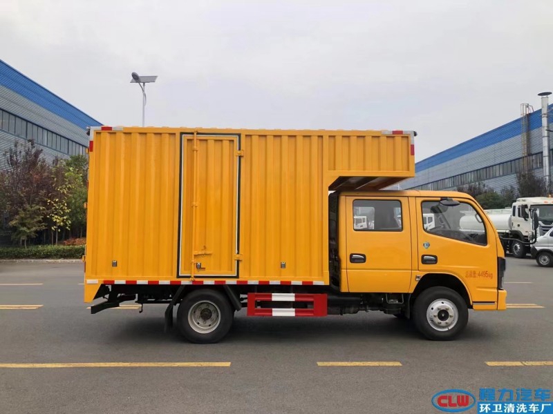 東風多利卡雙排座工具車