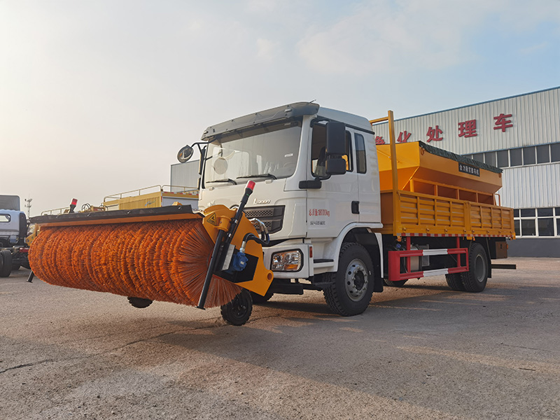 陜汽單橋除雪車,3米除雪鏟，8方撒布機(jī)